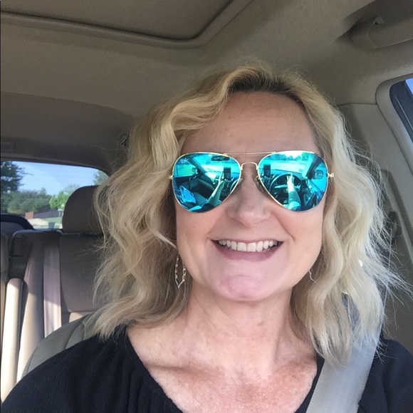 Meet your Posher, Lucy - Picture 1 of 1